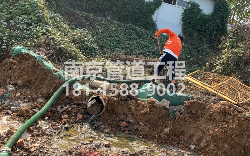 263东山工地化粪池清理