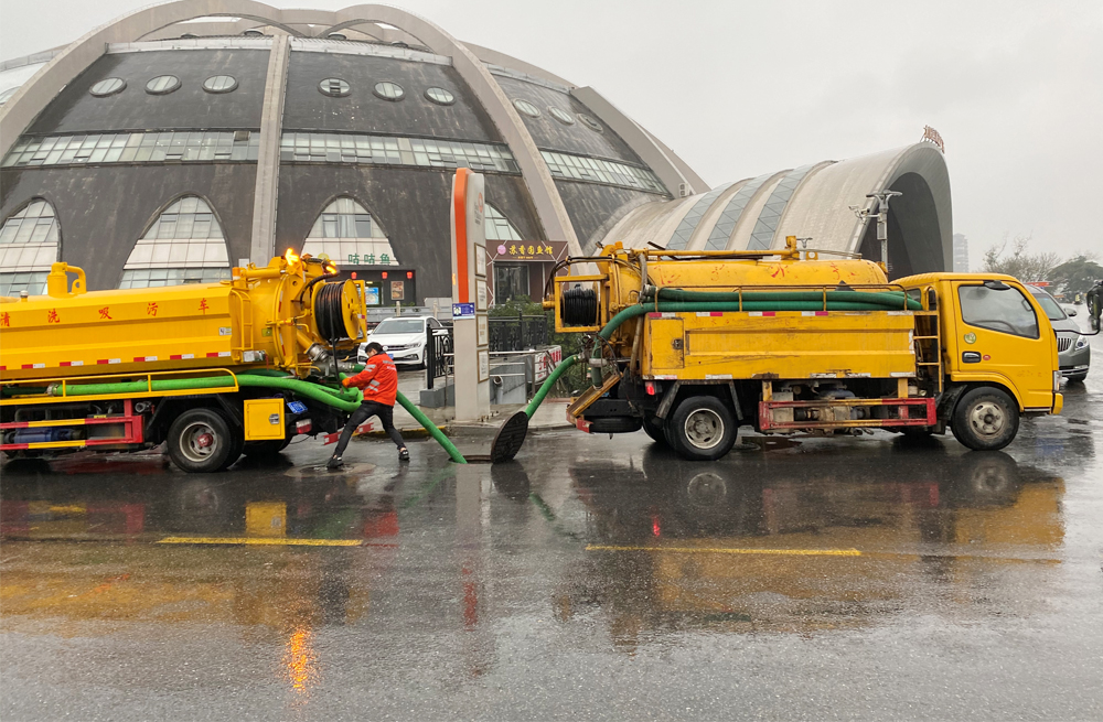 271东山商场管道清淤
